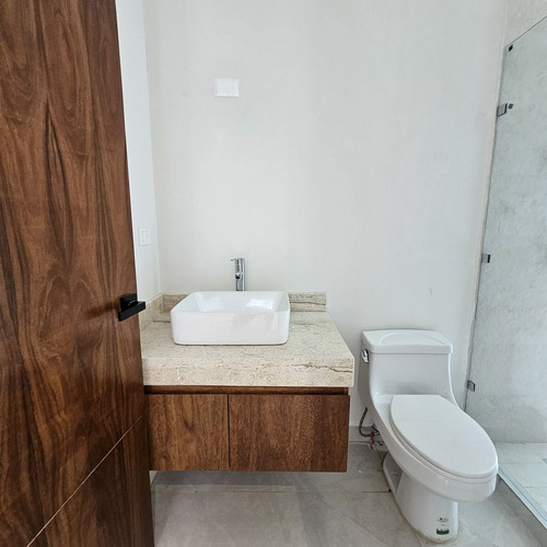 Casa En Venta En Privada Residencial Alura, Cholul.