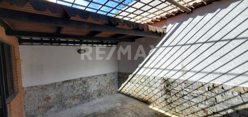 Imagen 24 de 24 de Townhouse Callejon Mañongo, Detras Del Farmatodo Mañongo Conjunto Residencial Las Trinitarias. A65aj7