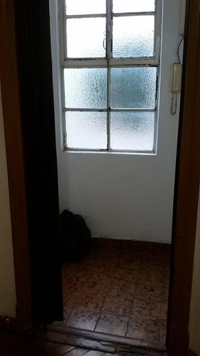 Imagen 12 de 14 de 2 Amb. Monserrat, Moreno 2200. Casa Romana, Buen Estado