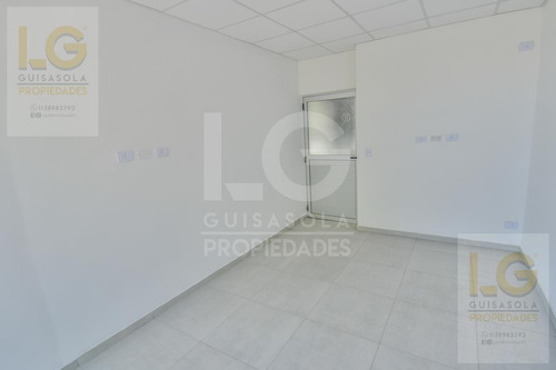 Imagen 13 de 30 de Importante Local Y Oficinas En Venta Y Alquiler En Quilmes Sobre Avenida Andres Baranda