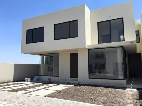 Imagen 1 de 15 de Hermosa Casa En Venta En Fraccionamiento Privado, Dentro De