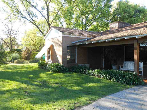 Imagen 2 de 14 de Chalet En Venta En Villa Udaondo