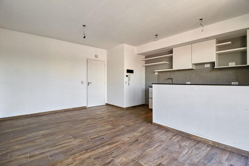 Venta Departamento 2 Ambientes Tigre Centro C Cochera
