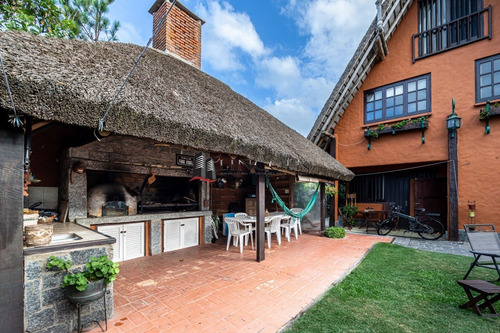 Oportunidad De Venta Casa A Una Cuadra Del Mar- Ref: 836