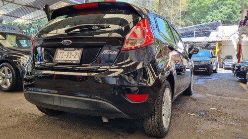 Imagen 11 de 15 de Ford Fiesta 1.6 Se Hatchback Mt 2016