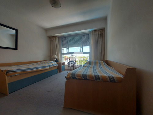 Apartamento 3 Dormitorios, Playa Brava - Torre Nueva York - Ref : Pbi12369