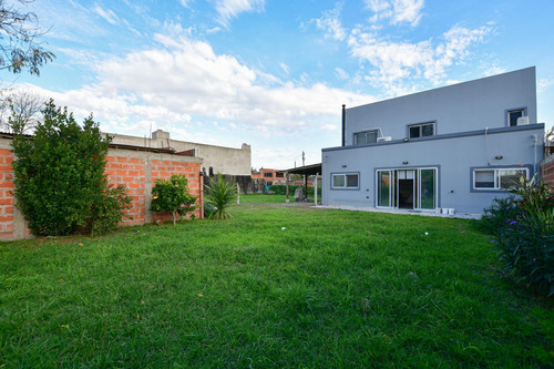 Casa En Venta - Melchor Romero