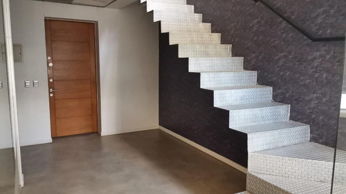 Amplia Oficina/ Planta Libre/ Bajos Ggcc/ 200 Mt2/ Estoril