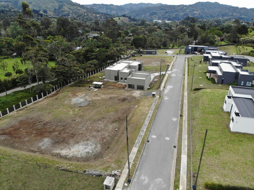 Venta De Lote En El Retiro