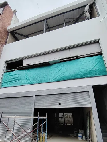 Arriendo Locales Edificio En Barrio Restrepo