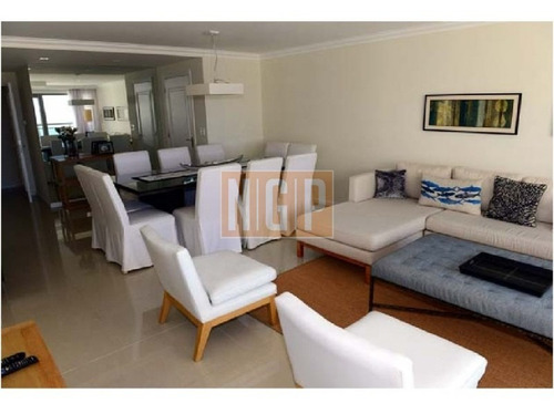 Apartamento En Brava, 3 Dormitorios -ref:15996