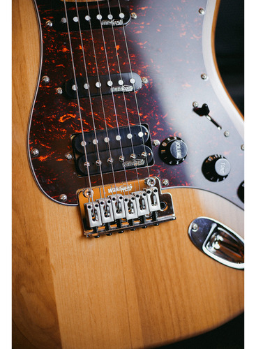 Guitarra Benson Stratocaster Hardy Series Hss 902 Nt/tt +bag Cor Natural Material Do Diapasão Roasted Maple Orientação Da Mão Destro