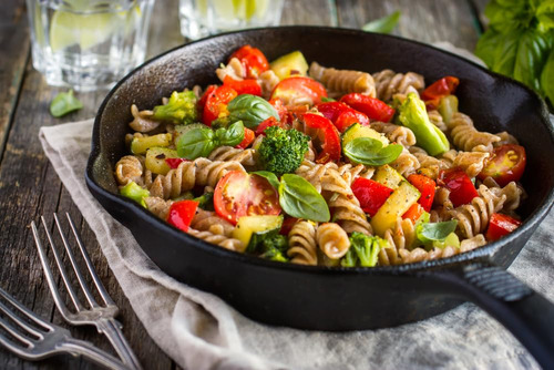 Una Mezcla Sobre Tomate, Albahaca Italiana, Mezcla De Pasta,