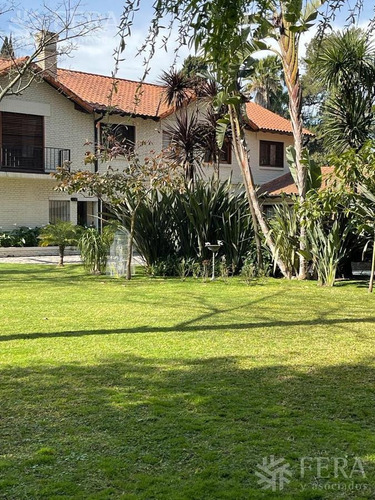 Imagen 8 de 12 de Importante Casa Con Parque En La Mejor Zona De La Horqueta.