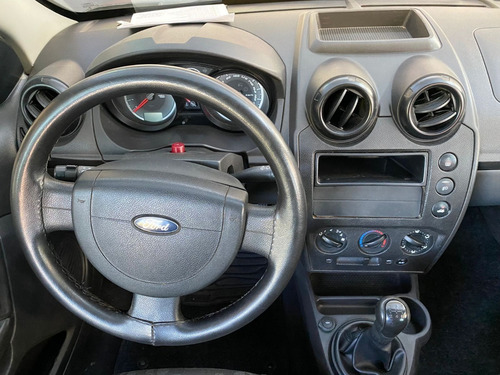 Imagem 9 de 9 de Ford Fiesta 1.0 Flex 2013.