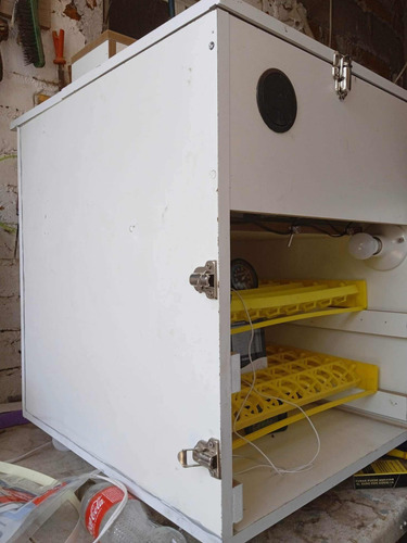 Incubadora Para 112 Huevos Automática (Usado)