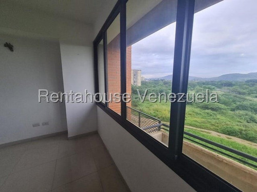 Naudy Escalona Asesor Inmobiliario De Rentahouse Vende Bello Apartamento En Zona Este De Barquisimeto