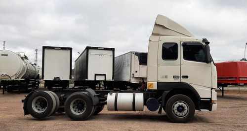 Imagem 2 de 15 de Caminhão Volvo Fh12 380 2003 6x2