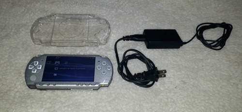 Console Sony Psp 2000 Prata + 2 Jogos Originais Japoneses 