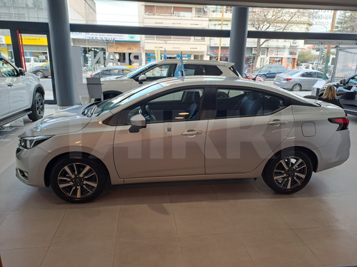 Nissan Versa 1.6 Advance At