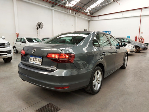 Imagen 12 de 15 de Volkswagen Vento 1.4 Highline