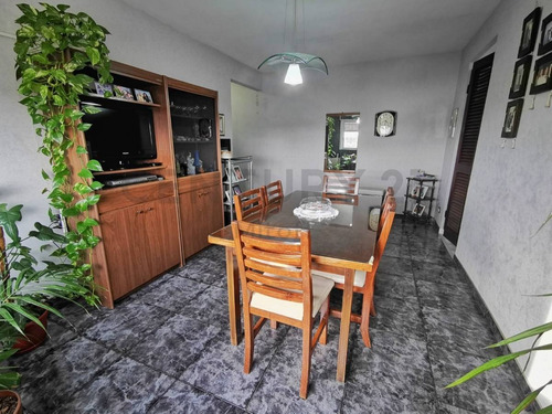 Imagen 2 de 13 de Venta De Departamento De Dos Dormitorios En Villa Elisa