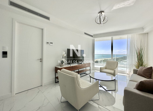 Apartamento En Mansa - Punta Del Este En Venta De 2 Dormitorios.