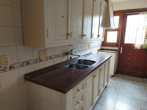 Imagen 15 de 18 de Venta Casa En Una Planta De 3 Dormitorios, Fondo Y Garaje
