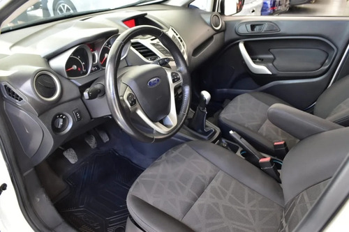 Ford Fiesta Kinetic Desing Titanium 1.6 Mt 2013 Car Cash Ar