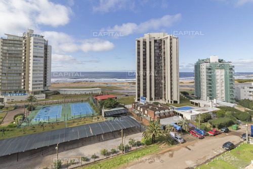 Imagen 5 de 23 de Apartamento De Dos Dormitorios Con Vista Al Mar - Venta En Playa Brava - Punta Del Este Brava