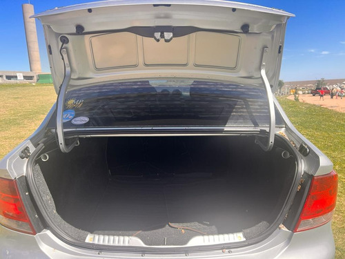 Volkswagen Gol Sedan 1.6 Comfortline 101cv
