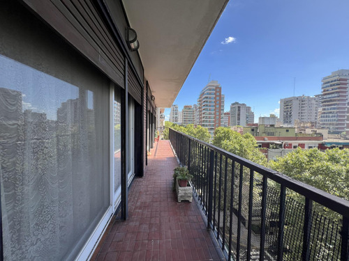 Piso Alto Y Muy Luminoso En Belgrano De 171 M2. Vistas Abiertas.