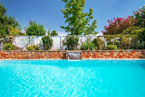 Casa En Venta De 4 Dorm. En Colina