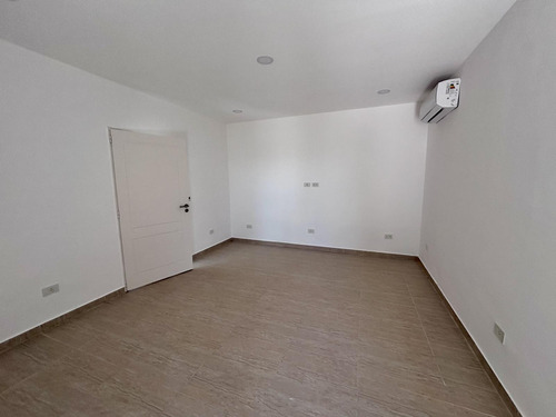 Venta Casa San Sebastián Área 7 - 6 Ambientes A La Laguna