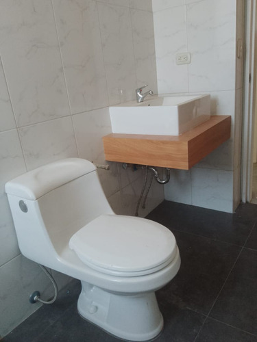 Jc - Vendo Amplio Y Comodo Apartamento 119,63 M2. Nuevo A Extrenar. Ubicado En La Av. Principal. Los Chorros