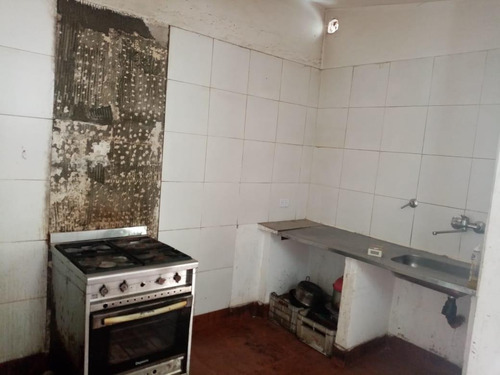 Venta Local, B° Monserrat.-