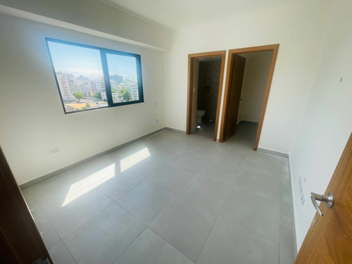 Imagen 6 de 6 de Alquilo Apartamento Vacío Evaristo Morales *apartamento 802