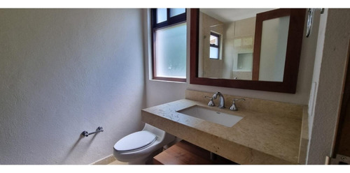 Gran Ubicacion De Esta Casa En Venta Y Renta