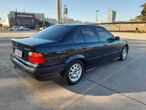 BMW Serie 3 328i AT SEDAN E36