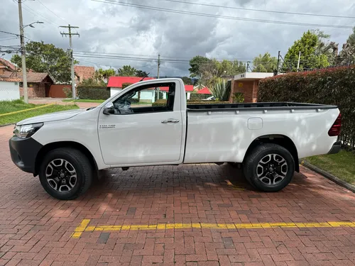 Toyota Hilux 2.7cc Mt 2022