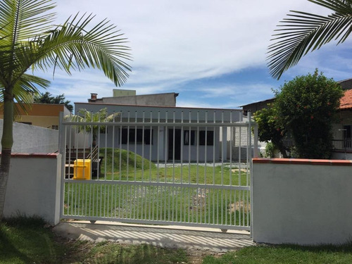 Casa Com 3 Dormitórios À Venda, 150 M² Por R$ 590.000 - Meia Praia - Itapema/sc - Ca3569