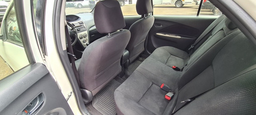 Imagen 10 de 14 de Toyota Yaris 2016 1.5 5p Premium At