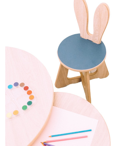 Imagen 1 de 10 de Juego De Mesa 60x50x50 + 3 Sillas De Madera - Envío Gratis