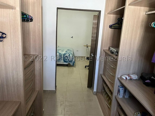 Imagen 11 de 27 de Casa En Venta En Valles De Camoruco Valencia 22-15578 Gerardo Guillén Rentahouse