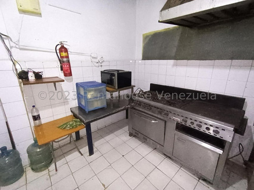 Imagen 8 de 28 de Local Comecial Con Fondo De Comercio Dedicado Al Expendio De Bebidas Alcohólicas En Sus Envases Originales, Con Sellos Y Precintos Y Gastronomia Nacional E Internacional, Ubicado En Avenida Principal