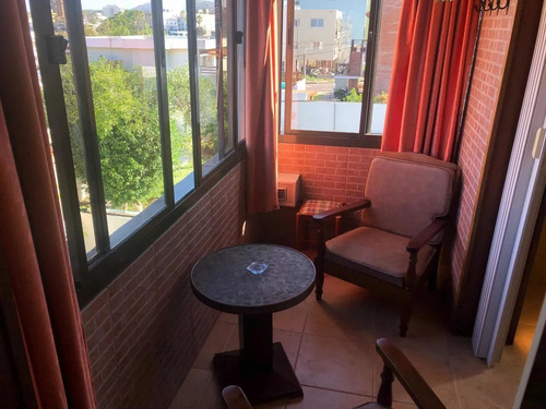 Imagen 6 de 22 de En Piriápolis, A Una Cuadra De La Playa Casa De 3 Dormitorios Y Barbacoa En El Fondo
