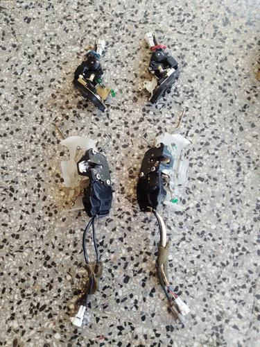 Cerradura De Puerta  Para Camry 2.2 Aplica 92 Al 96 