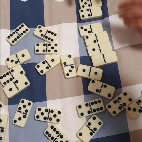 En Dominó Juego Six De 28 Dominó 3 Double Estuche