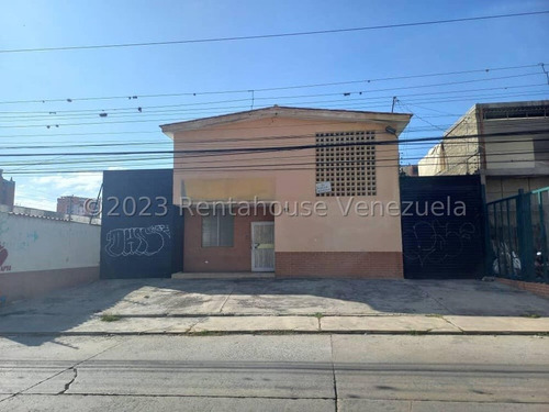 Espaciosa Casa En Alquiler Para Uso Comercial Al Este De Barquisimeto Cod 2 - 4 - 12610 Mehilyn Perez