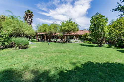 Casa En Venta De 4 Dorm. En Colina